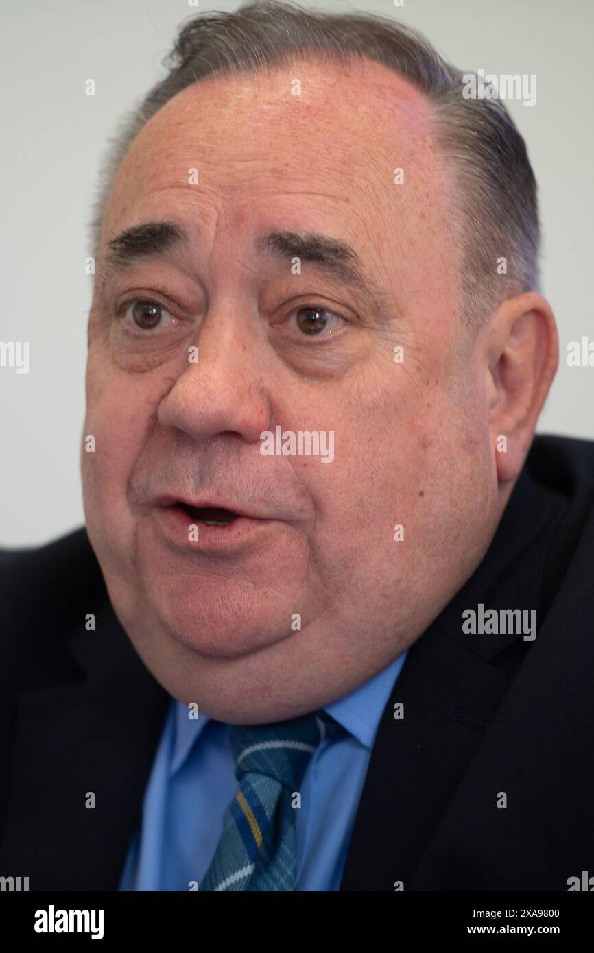 Londra, Regno Unito. 5 giugno 2024. Alex Salmond - ex primo ministro della Scozia e attuale leader del Partito ALBA a un briefing per le elezioni generali di Westminster dove ha annunciato che il Partito ALBA schiererà e sosterrà 20 candidati alle elezioni di luglio. Credito: Justin ng/Alamy Live News. Foto Stock