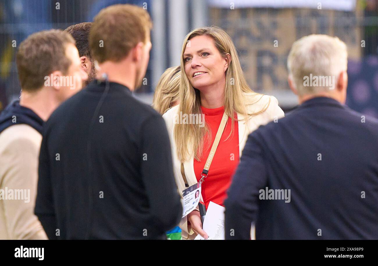 Julia Scharf, Moderatorin, Sportmoderatorin, Das Erste, ARD, nella partita amichevole GERMANIA - UCRAINA 0-0 DEUTSCHLAND - UCRAINA in preparazione ai Campionati europei 2024 il 3 giugno 2024 a Norimberga, Germania. Fotografo: ddp Images/STAR-Images credito: ddp media GmbH/Alamy Live News Foto Stock