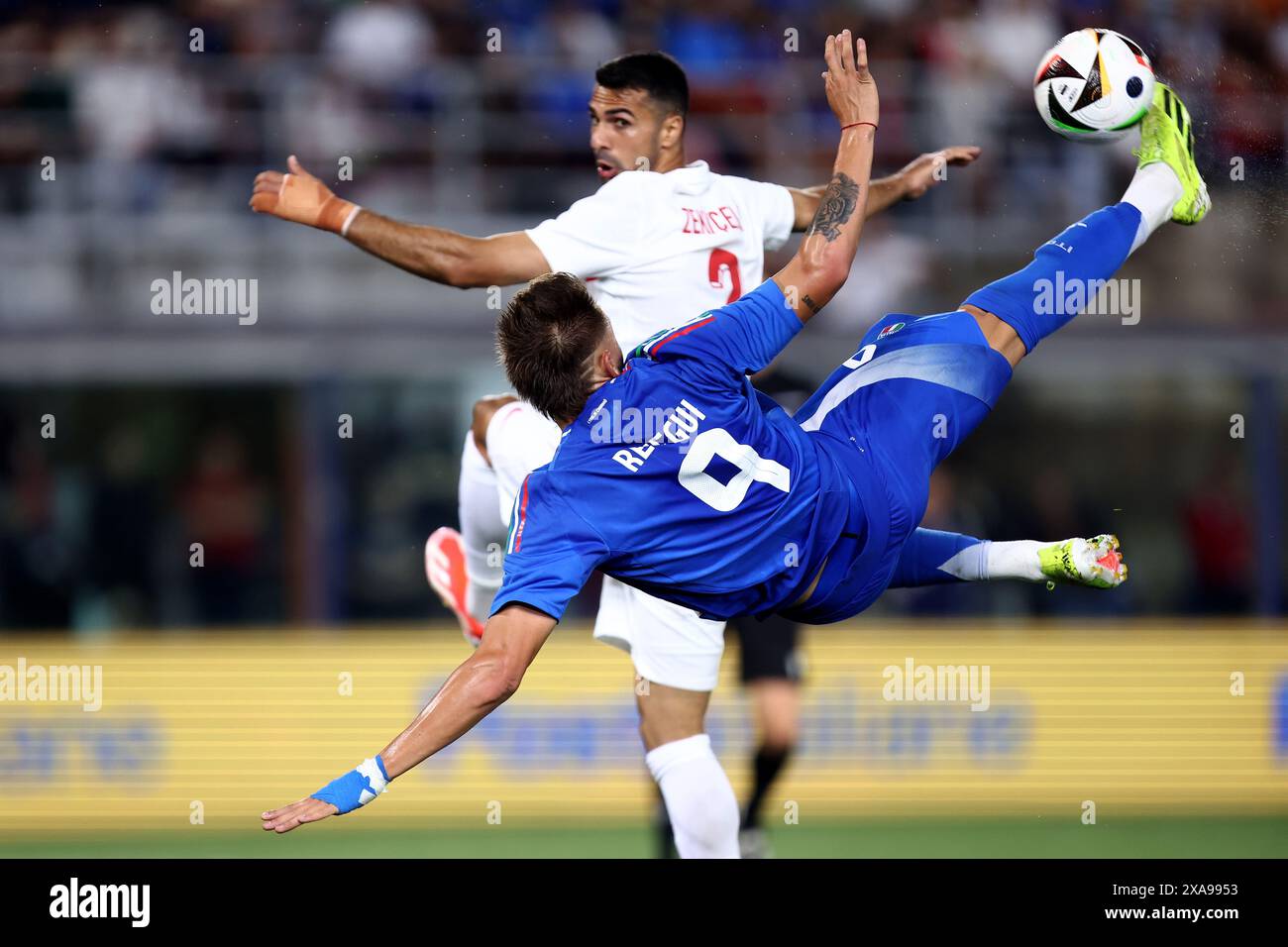 Bologna, Italia. 4 giugno 2024. Mateo Retegui dell'Italia in azione durante l'amichevole tra Italia e Turkiye allo Stadio Renato Dallara il 4 giugno 2024 a Bologna. Crediti: Marco Canoniero/Alamy Live News Foto Stock