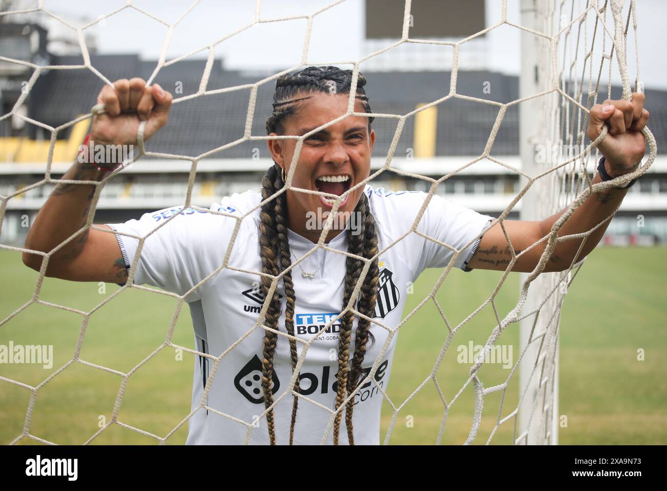 Santos, Brasile. 5 giugno 2024. SP - SANTOS - 06/05/2024 - SANTOS, SUOLA DI PRESENTAZIONE JAIMES - Sole Jaimes durante la sua presentazione ufficiale come suonatrice di Santos in una conferenza stampa tenutasi a Vila Belmiro. Foto: Reinaldo Campos/AGIF credito: AGIF/Alamy Live News Foto Stock