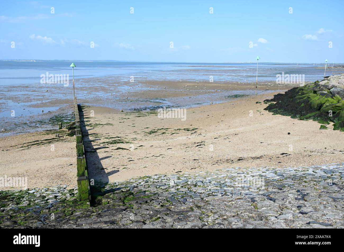 La marea è fuori a Southend on Sea. Foto Stock