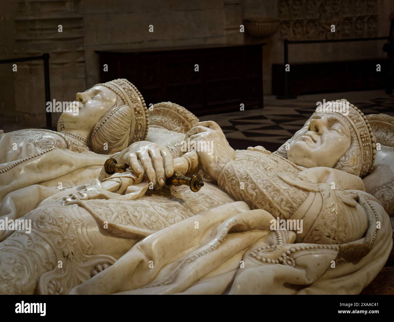 La tomba del cavaliere Pedro Fernandez de Velasco e di sua moglie, nella cattedrale di Burgos, in Spagna Foto Stock