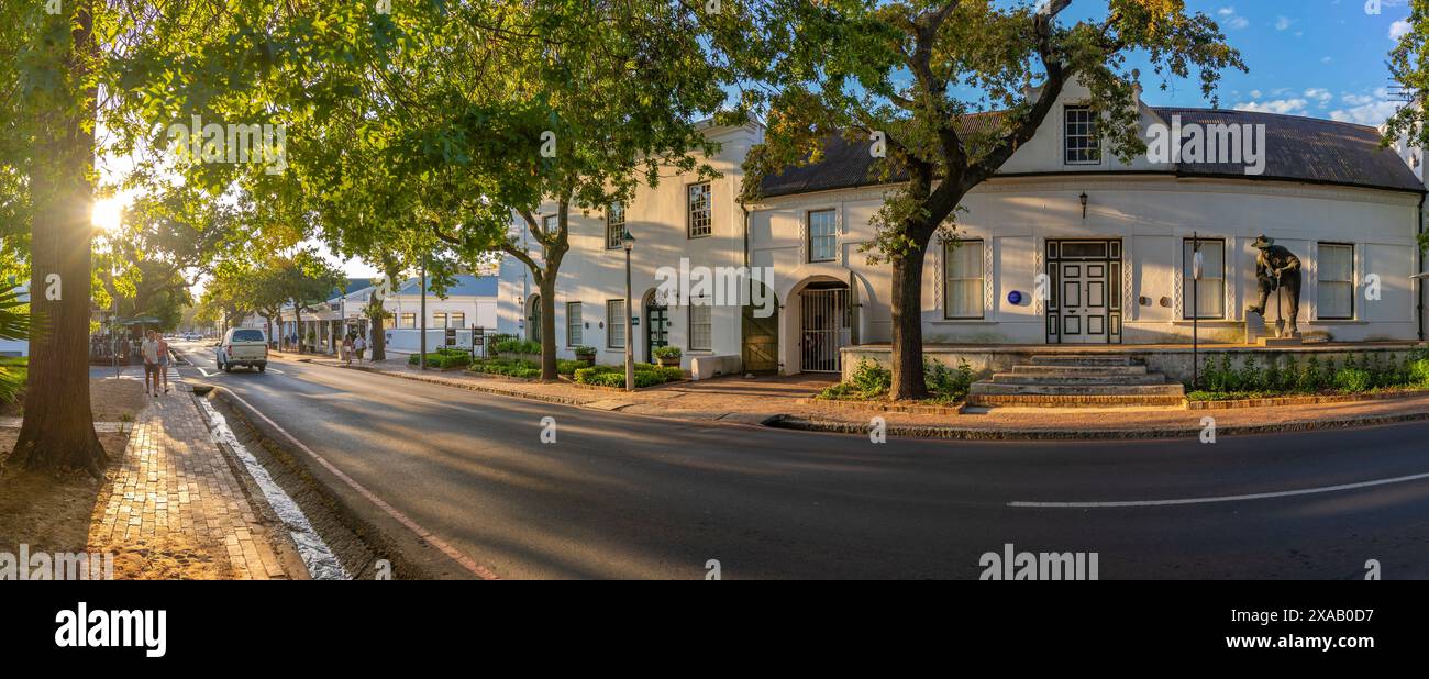 Vista dell'architettura imbiancata, Stellenbosch Central, Stellenbosch, Western Cape, Sud Africa, Africa Foto Stock