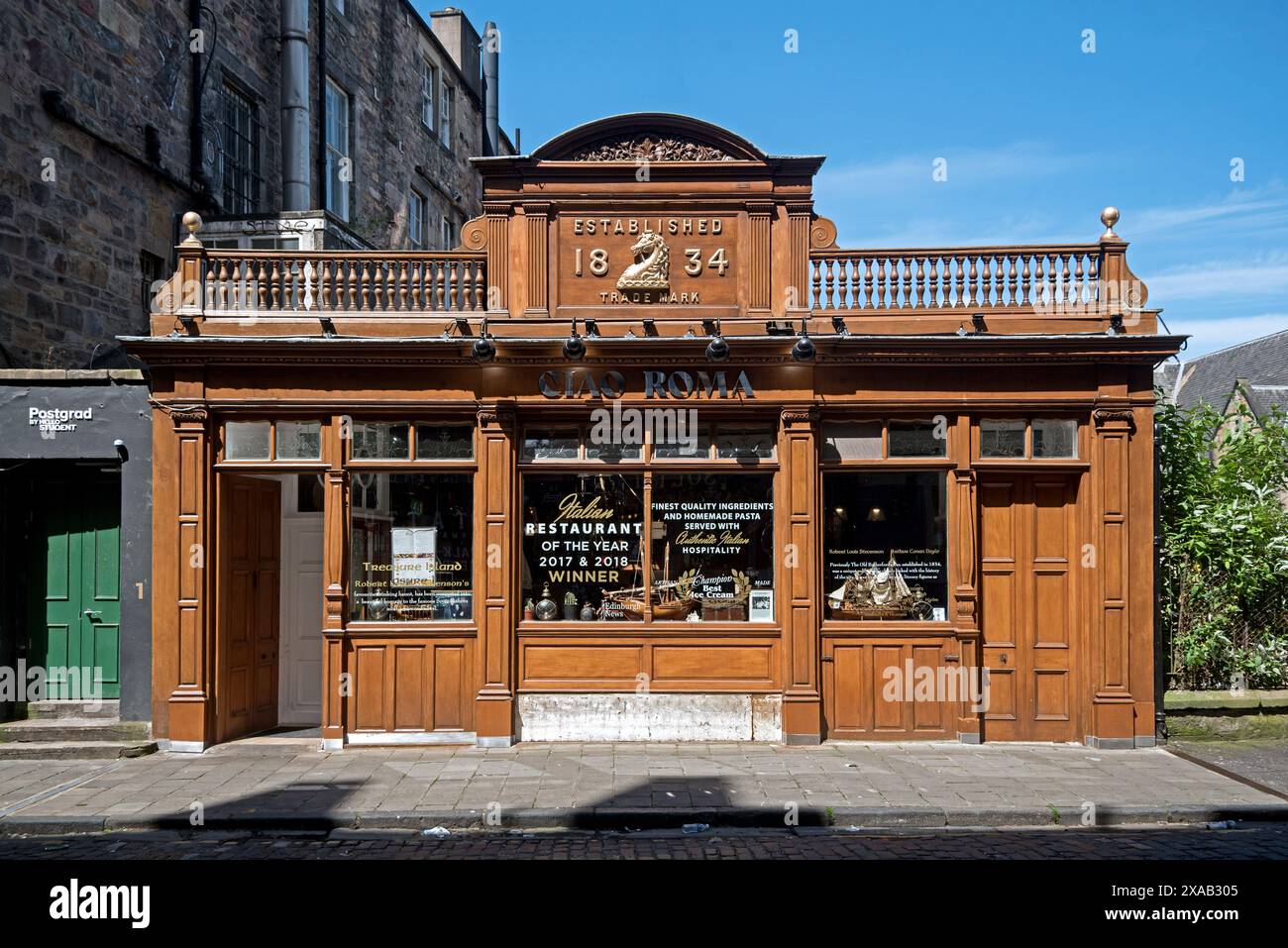 Ciao Roma, un ristorante italiano a tema pirata in un edificio storico di Classe B risalente al 1834 e un tempo la tana di Robert Louis Stevenson. Foto Stock