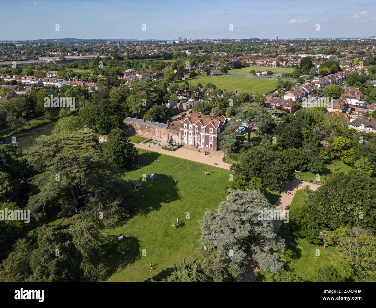 Vista aerea della Boston Manor House, del Boston Manor Park, Brentford, Regno Unito. Foto Stock