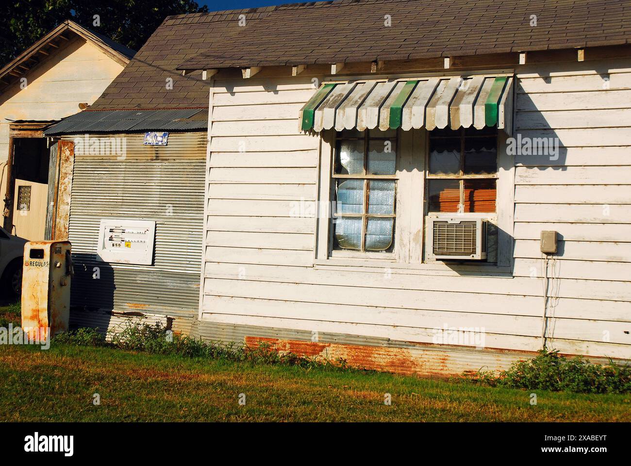 Una piccola casa povera nel sud degli Stati Uniti Foto Stock