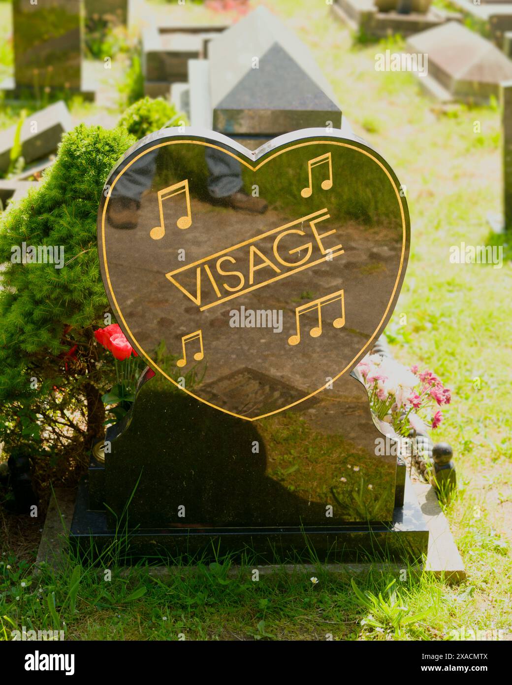 Il rovescio della tomba di Steve Strange. È stato il front man del gruppo New Romantic Pop Visage. Jublie Gardens Cemetery, Porthcawl Regno Unito 5 giugno 2024 Foto Stock