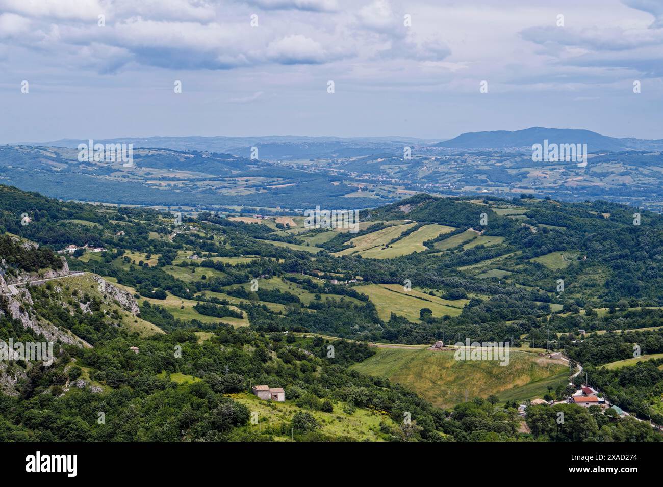 Paesaggio vicino a Roccamandolfii nella regione di Isernia. Molise, Italia, Europa meridionale Foto Stock