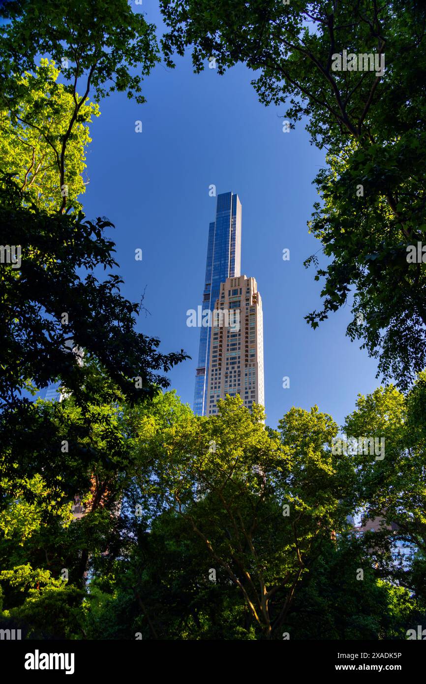 Vista di un edificio Vanderbilt, Manhattan vista dal Cantral Park. New York, Stati Uniti. Foto Stock