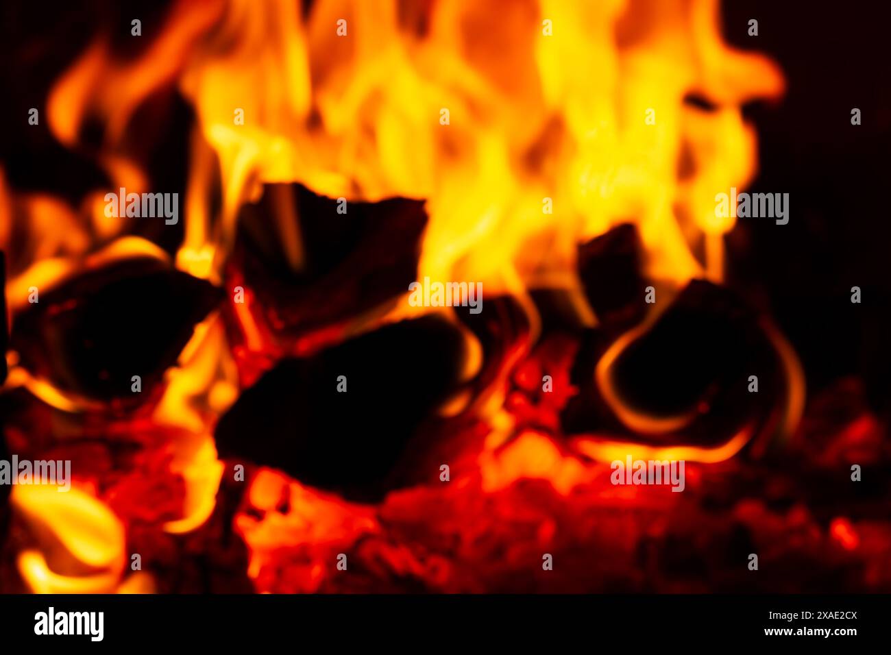 Fiamme accese di fuoco. Sfondo di fuoco astratto Foto Stock