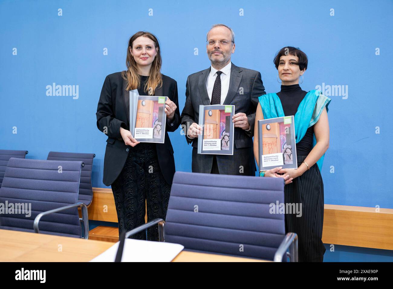 Tahera Ameer, dirigente della Fondazione Amadeu Antonio, Dr. Felix Klein, Commissario federale per la vita ebraica in Germania e la lotta contro l'antisemitismo e Ariel Elbert, dirigente di Keshet Germania, registrato durante una conferenza stampa alla camera della Conferenza stampa federale sul tema: alleanze antisemitismo dopo il 7 ottobre - rapporto sulla situazione della società civile sull'antisemitismo a Berlino, 6 giugno 2024. Foto Stock