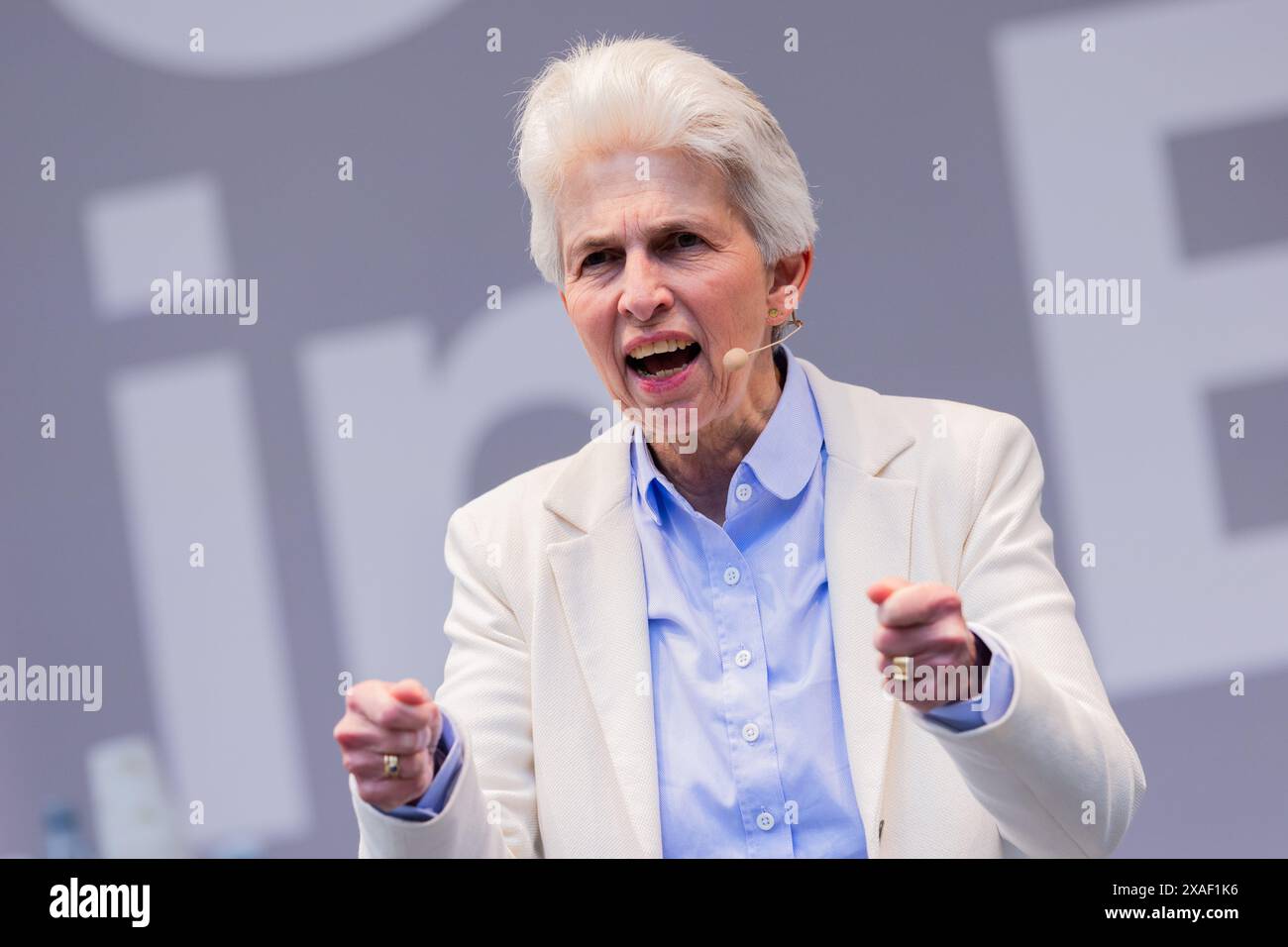 Duesseldorf, Germania. 6 giugno 2024. Marie-Agnes Strack-Zimmermann, candidata di punta, parla allo slancio finale del FDP per le elezioni europee del 2024 a Schadowplatz. Crediti: Rolf Vennenbernd/dpa/Alamy Live News Foto Stock