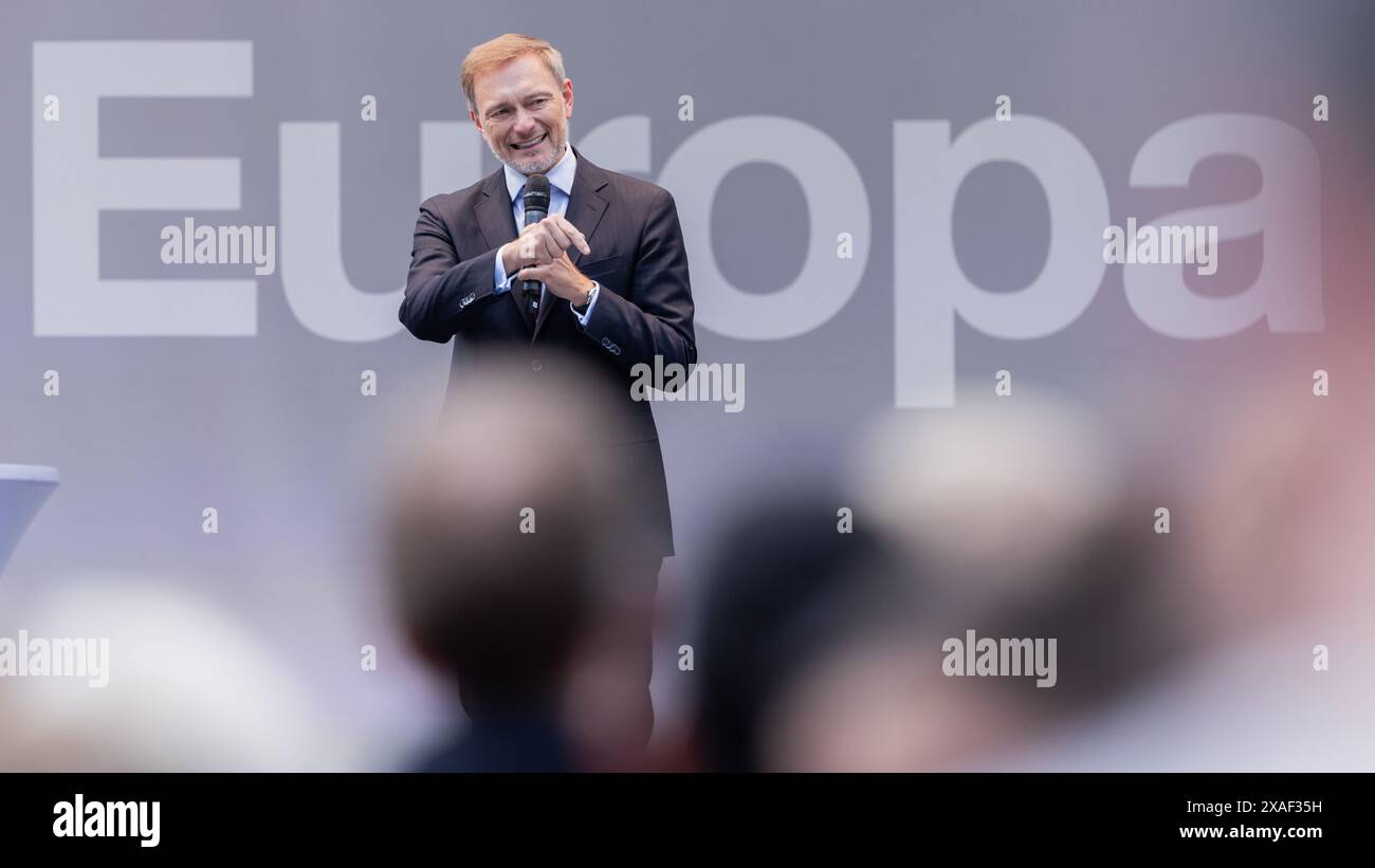 Duesseldorf, Germania. 6 giugno 2024. Christian Lindner, Ministro federale delle finanze, parla alla campagna finale del FDP per le elezioni europee del 2024 a Schadowplatz. Crediti: Rolf Vennenbernd/dpa/Alamy Live News Foto Stock