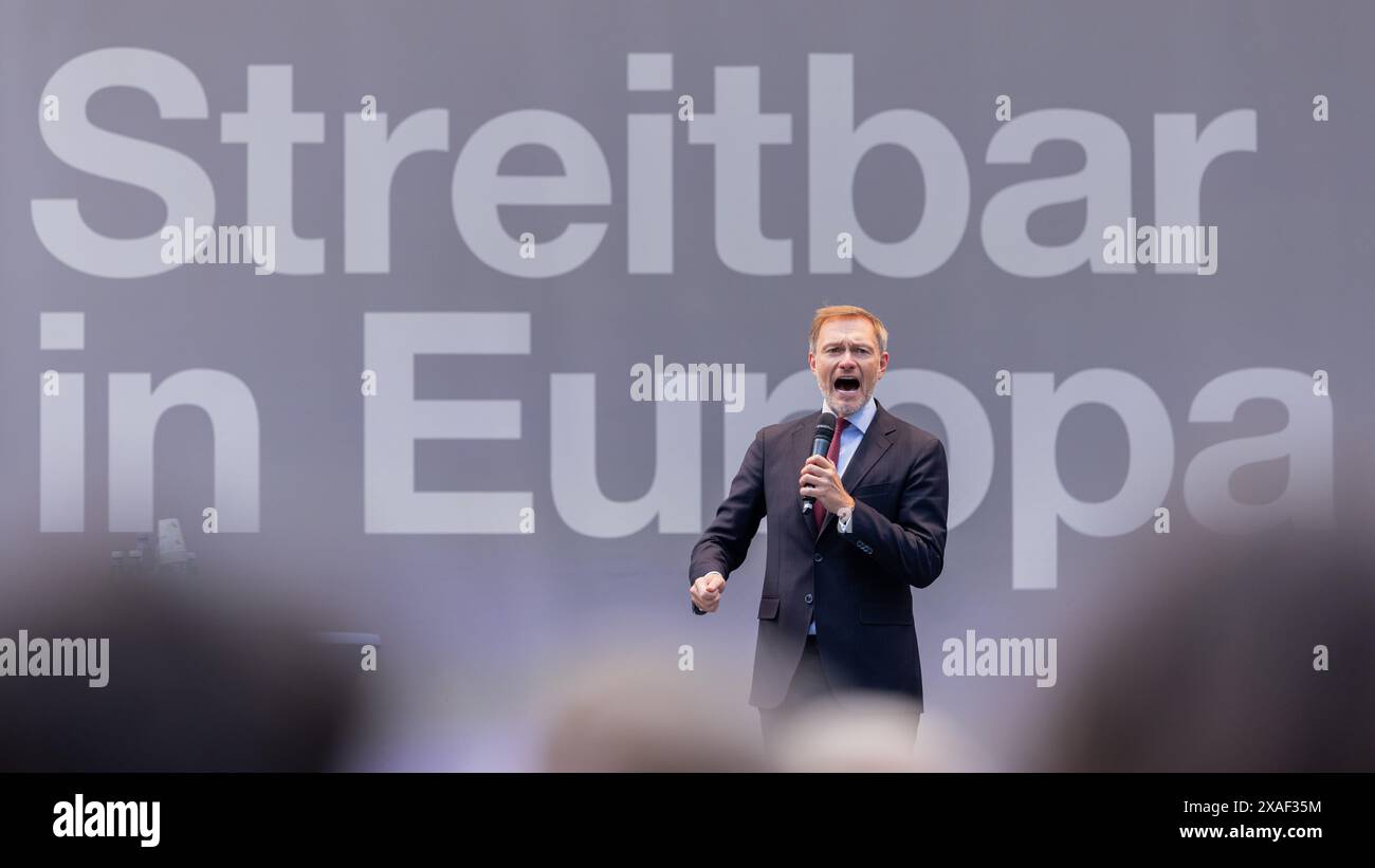 Duesseldorf, Germania. 6 giugno 2024. Christian Lindner, Ministro federale delle finanze, parla alla campagna finale del FDP per le elezioni europee del 2024 a Schadowplatz. Crediti: Rolf Vennenbernd/dpa/Alamy Live News Foto Stock
