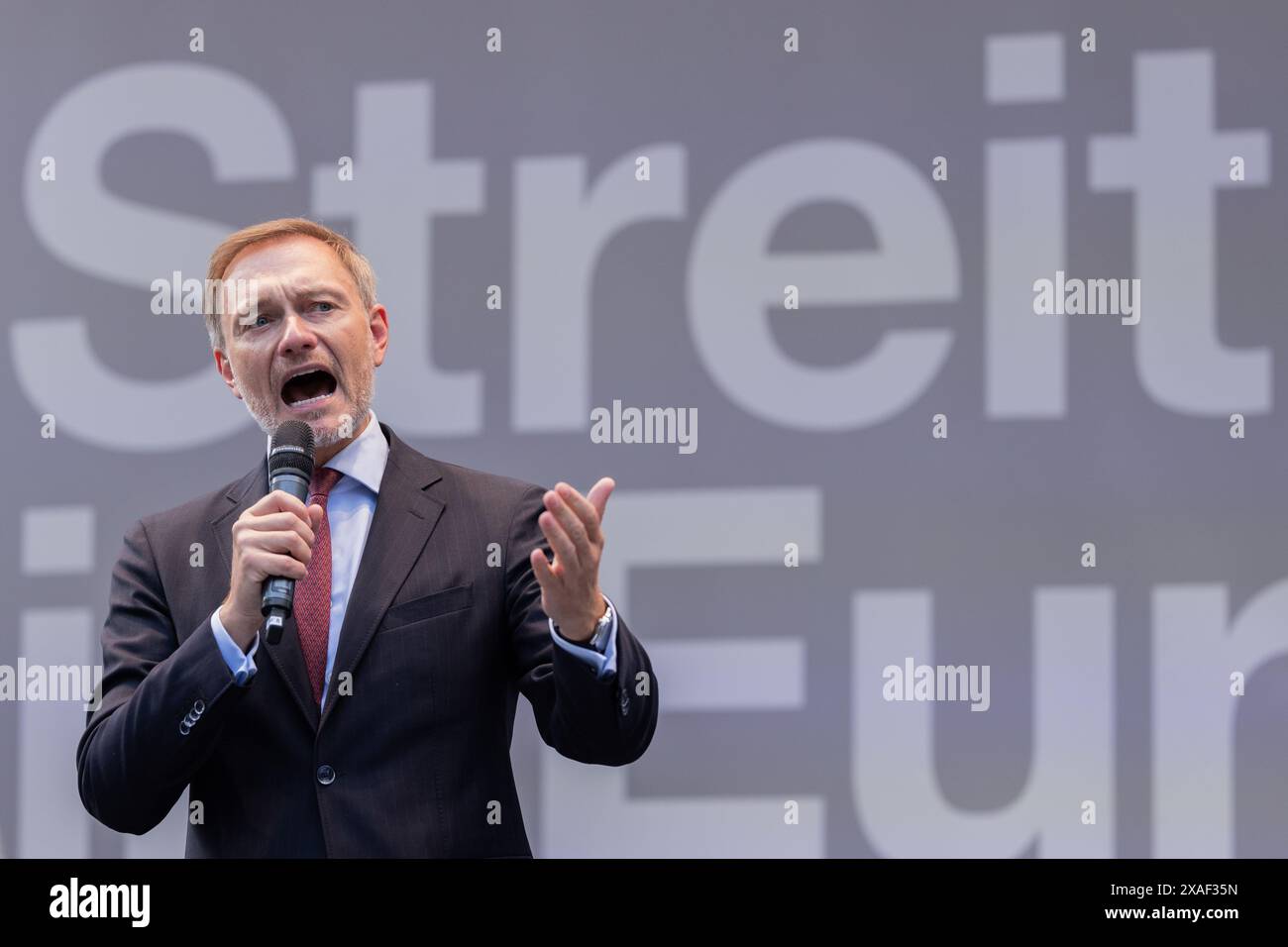 Duesseldorf, Germania. 6 giugno 2024. Christian Lindner, Ministro federale delle finanze, parla alla campagna finale del FDP per le elezioni europee del 2024 a Schadowplatz. Crediti: Rolf Vennenbernd/dpa/Alamy Live News Foto Stock