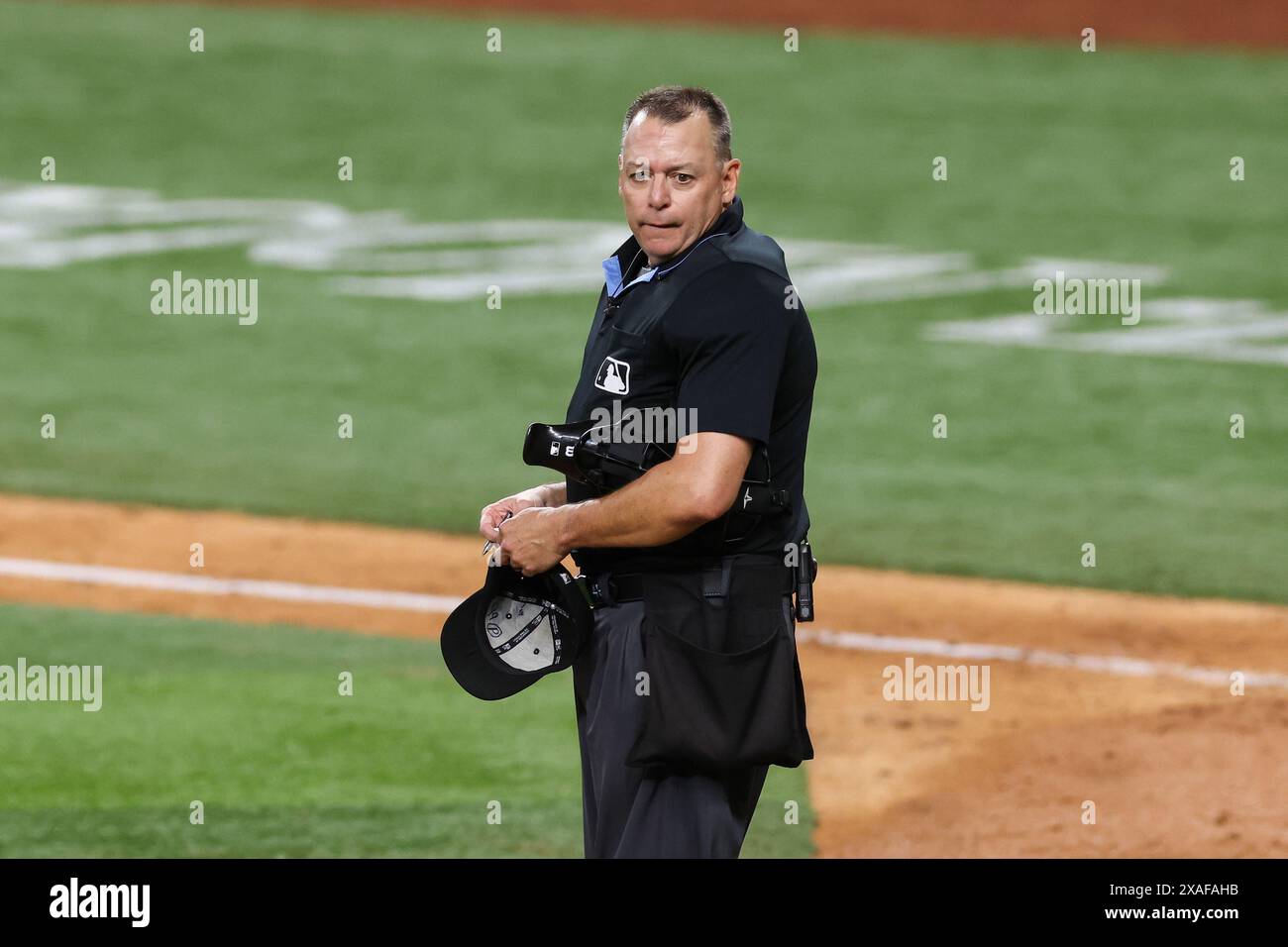 Arlington, Texas, Stati Uniti. 5 giugno 2024. Andy Fletcher (49) guarda durante una partita tra i Detroit Tigers e i Texas Rangers al Globe Life Field di Arlington, Texas. Freddie Beckwith/CSM/Alamy Live News Foto Stock