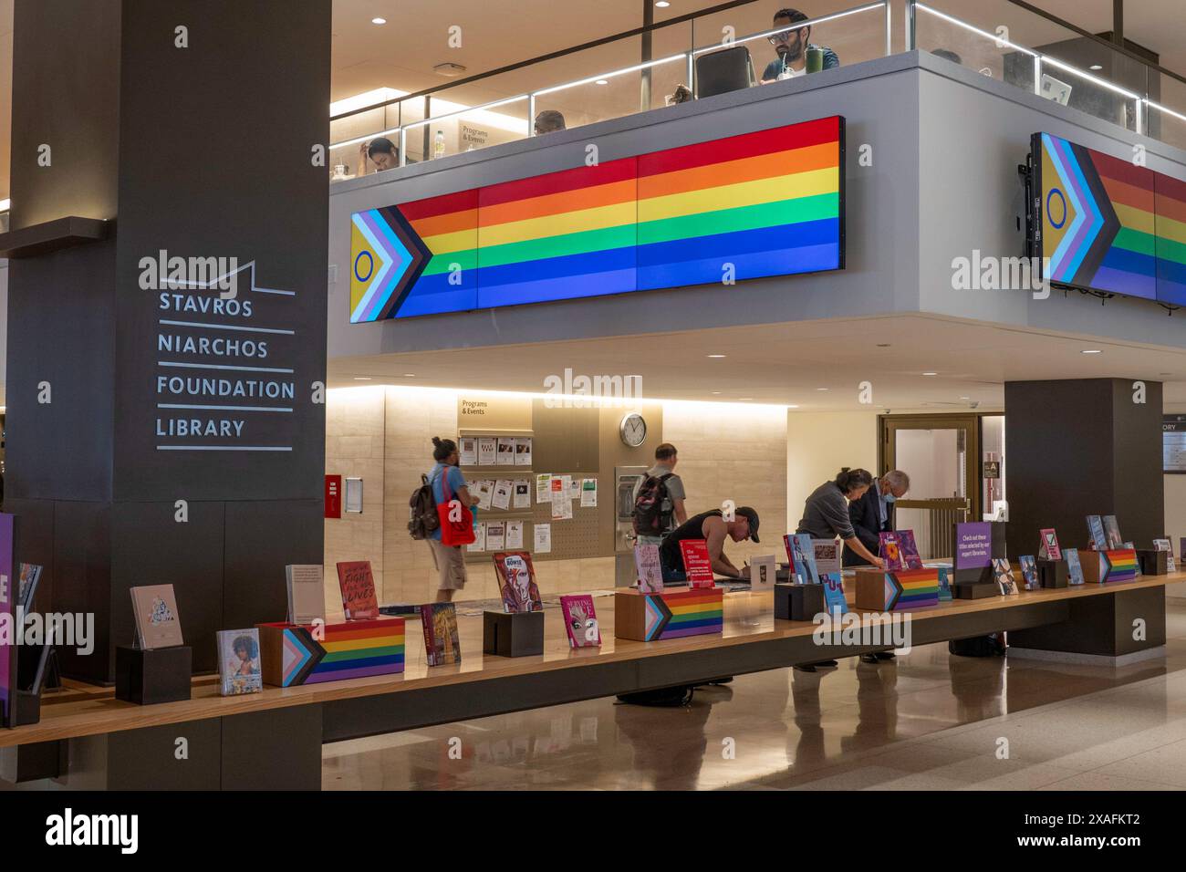 Esposizione di libri presso la Stavros Niarchos Foundation Library (SNFL), al 455 di Fifth Avenue, New York City, USA 2024 Foto Stock