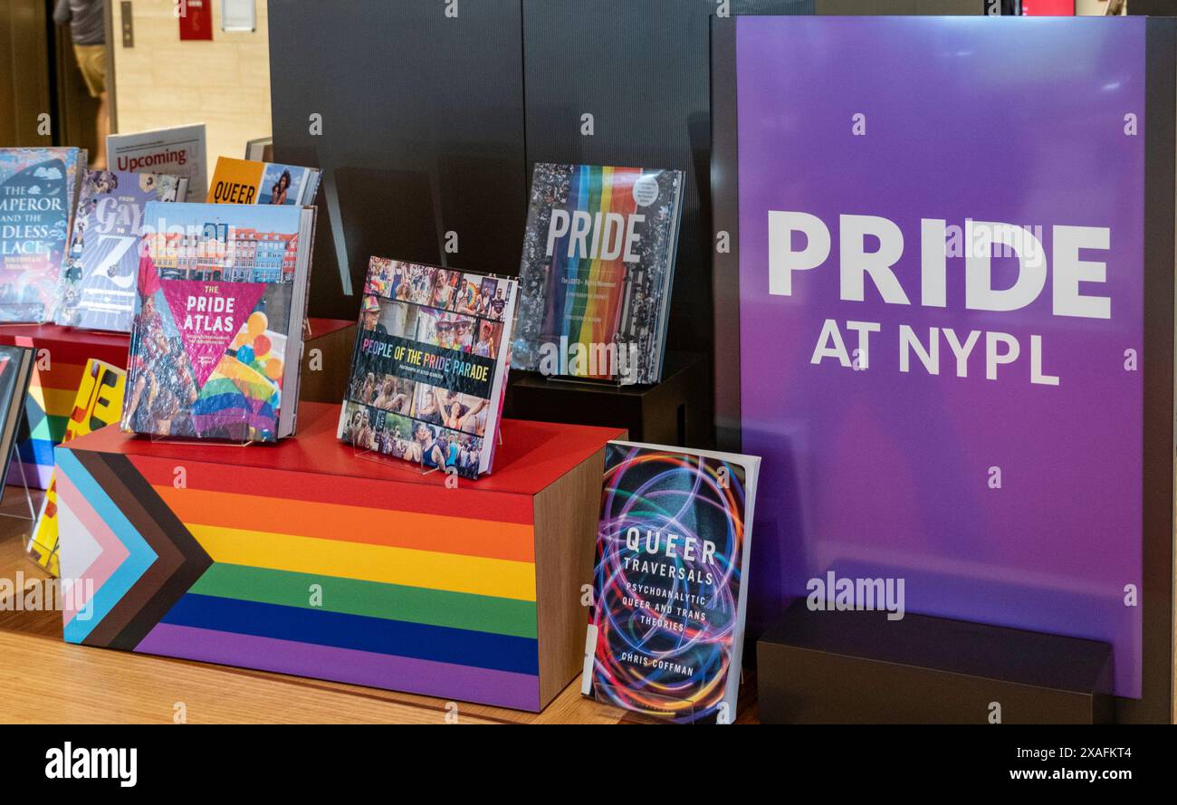 Esposizione di libri presso la Stavros Niarchos Foundation Library (SNFL), al 455 di Fifth Avenue, New York City, USA 2024 Foto Stock