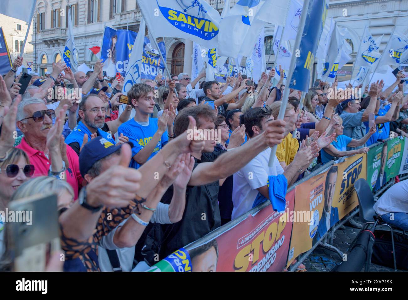 Roma, Italia. 6 giugno 2024. I militanti del partito Lega accolgono calorosamente l'arrivo di Matteo Salvini nella manifestazione politica per la chiusura della campagna elettorale per le elezioni europee del partito della Lega a Roma. (Credit Image: © Marcello Valeri/ZUMA Press Wire) SOLO PER USO EDITORIALE! Non per USO commerciale! Foto Stock
