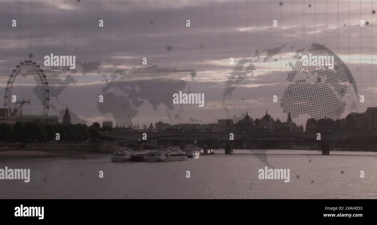 Immagine della mappa del mondo e del globo che gira contro la vista aerea del mare e del paesaggio urbano Foto Stock