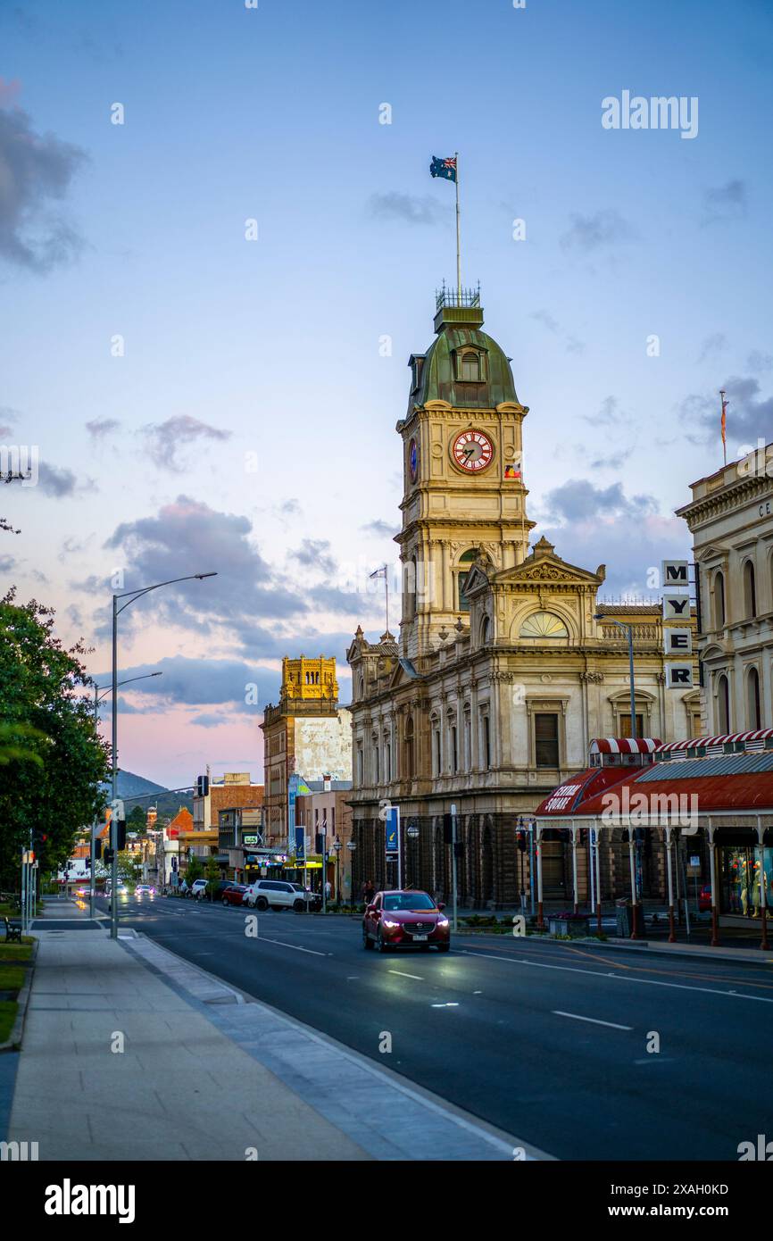 Il Municipio di Ballarat e la Torre dell'Orologio al tramonto, Ballarat, Victoria Foto Stock