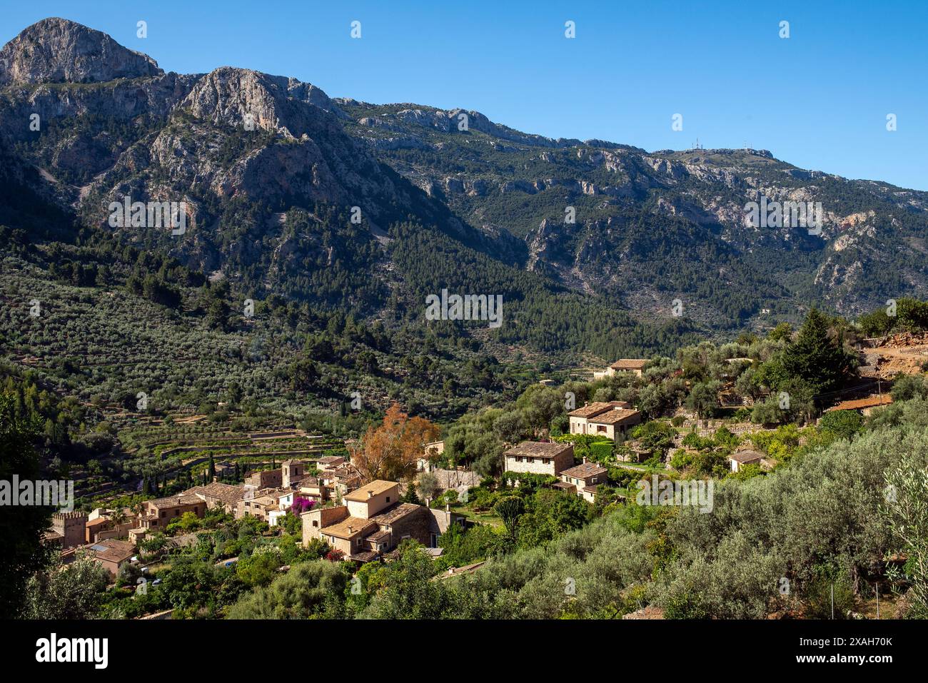 Fornalutx è un piccolo villaggio di case in pietra e uno dei più belli di Maiorca, Isole Baleari, Spagna Foto Stock