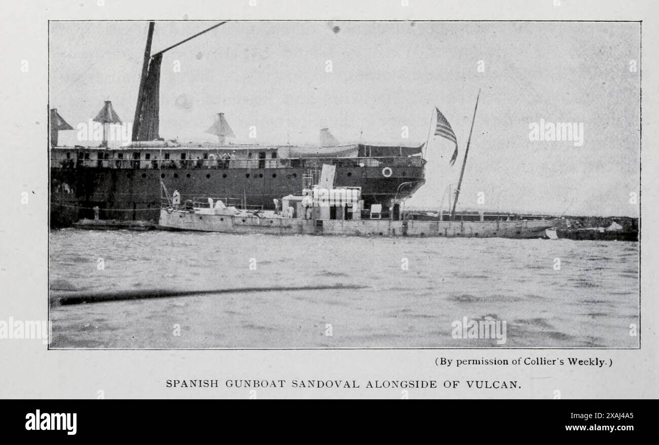 Spanish Gunboat SANDOVAL Slongside la Vulcan Sundoval era una cannoniera d'acciaio varata il 20 settembre 1895 a Clydebank Engine and Shipbuilding Co., Clydebank, Scozia, per la Marina spagnola. Fu catturata il 17 luglio 1898 con la resa delle forze spagnole a Santiago di Cuba. Preso in seguito dal rimorchiatore Potomac, Sandoval fu ormeggiato a fianco di Vulcan il 2 settembre e messo in servizio lo stesso giorno. Dall'articolo IL LAVORO DELLA NAVE DI RIPARAZIONE NAVALE VULCAN. Di Gardiner C. Sims e WM. S. Aldrich. U. S. S. Vulcan la prima nave di riparazione della flotta. Dalla rivista Engineering dedicata al settore industriale Foto Stock