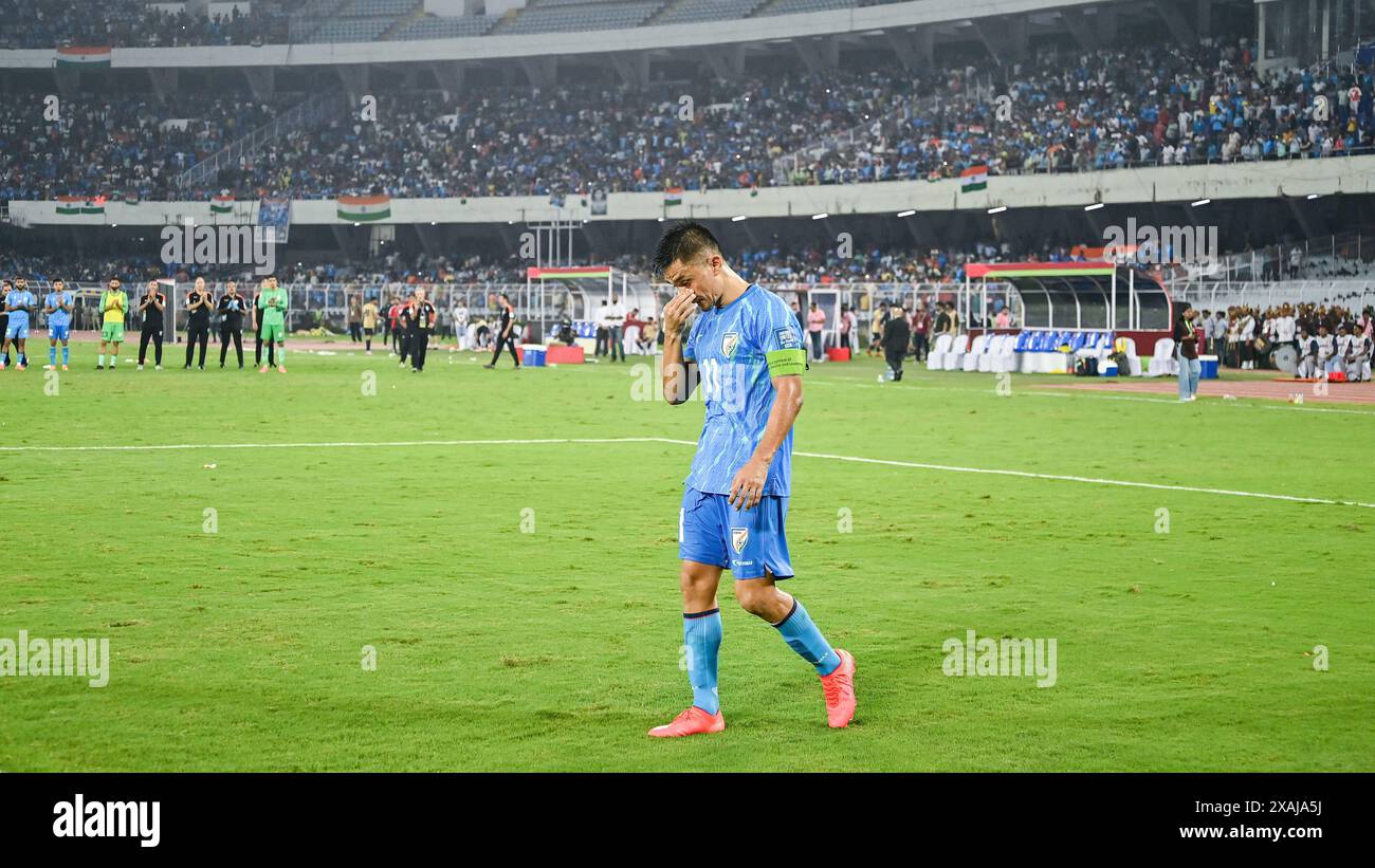 Kolkata, India. 6 giugno 2024. Sunil Chhetri dell'India reagisce dopo la partita tra India vs Kuwait come qualificazione alla Coppa del mondo FIFA 2026 e qualificazione preliminare congiunta della Coppa d'Asia 2027 al Salt Lake Stadium, mentre si ritira dalla sua carriera calcistica internazionale dopo aver giocato 150 partite e segnato 94 gol internazionali. È al terzo posto per il miglior marcatore dopo Lionel messi e Cristiano Ronaldo a livello mondiale. Detiene anche la più alta distinzione di essere il calciatore indiano con il maggior numero di presenze. Punteggio finale; India 0:0 Kuwait. Credito: SOPA Images Limited/Alamy Live News Foto Stock