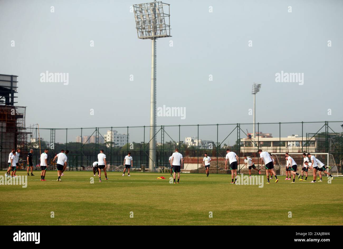 Il team Australia partecipa alle sessioni di allenamento presso la Bashundhara Kings Arena prima della partita di andata delle qualificazioni ai Mondiali FIFA contro Bangla Foto Stock