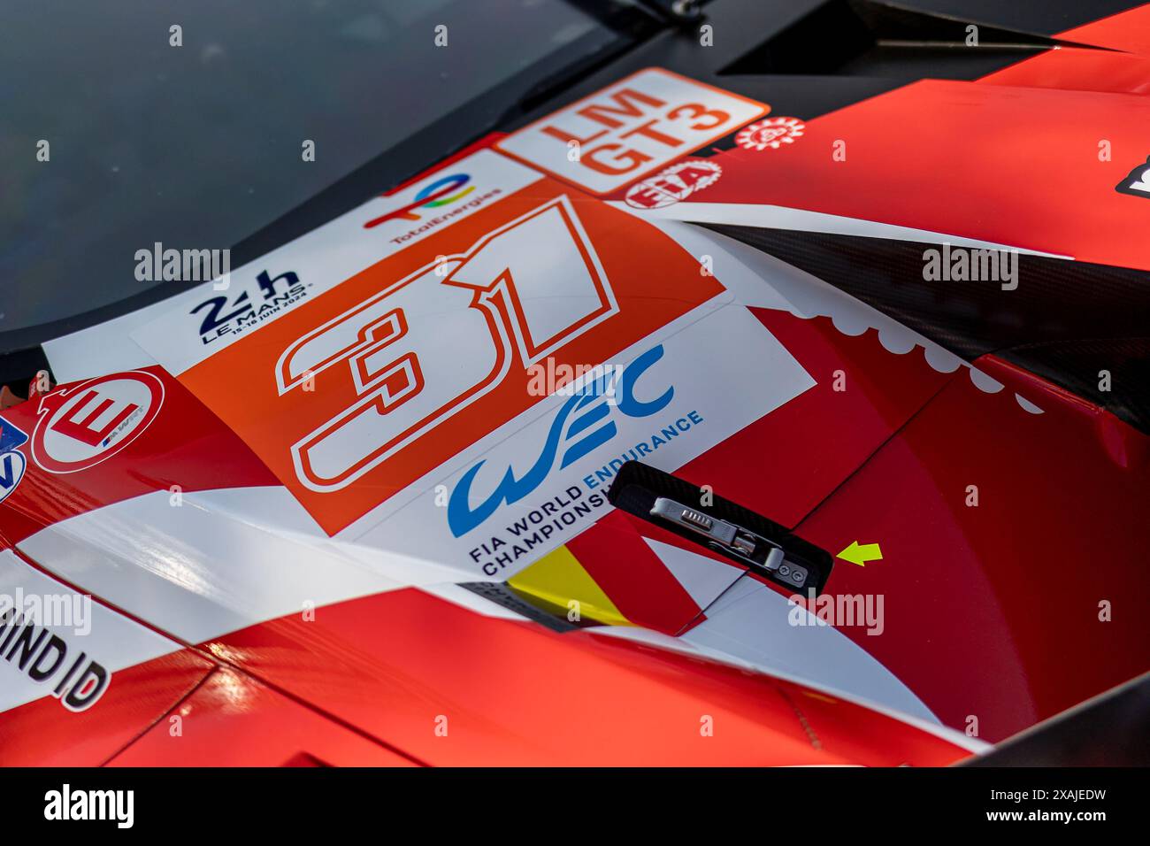 Le Mans, Francia. 07 giugno 2024 #31 Team WRT (BEL) BMW M4 (LMGT3) - Darren Leung (GBR) / Sean Gelael (IDN) / Augusto Farfus (BRA) durante la 92a edizione della 24 ore di le Mans, 4a prova del 2024 FIA WEC World Endurance Championship, Technical and Administrative Inspection (Pésage/Scrutineering), Place de la République, 7 giugno 2024 a le Mans, Francia. Foto Stock