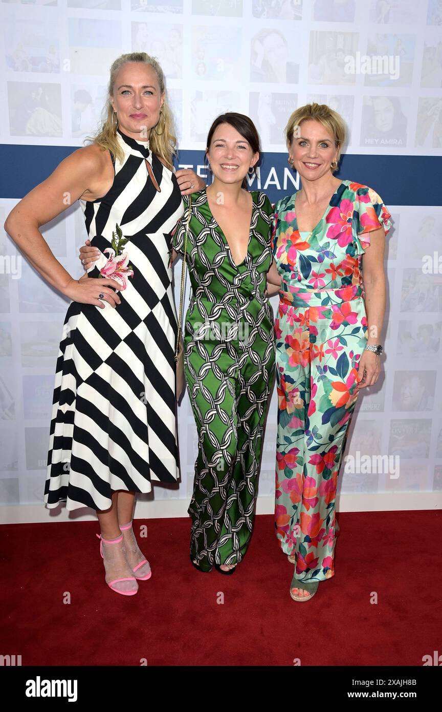 Eva Mona Rodekirchen, Iris Mareike Steen und Gisa Zach bei der Bertelsmann Party 2024 in der Bertelsmann Repräsentanz Unter den Linden. Berlino, 06.06.2024 *** Eva Mona Rodekirchen, Iris Mareike Steen e Gisa Zach al Partito Bertelsmann 2024 presso l'ufficio di rappresentanza Bertelsmann Unter den Linden Berlin, 06 06 2024 foto:XF.xKernx/xFuturexImagex bertelsmann_4831 Foto Stock