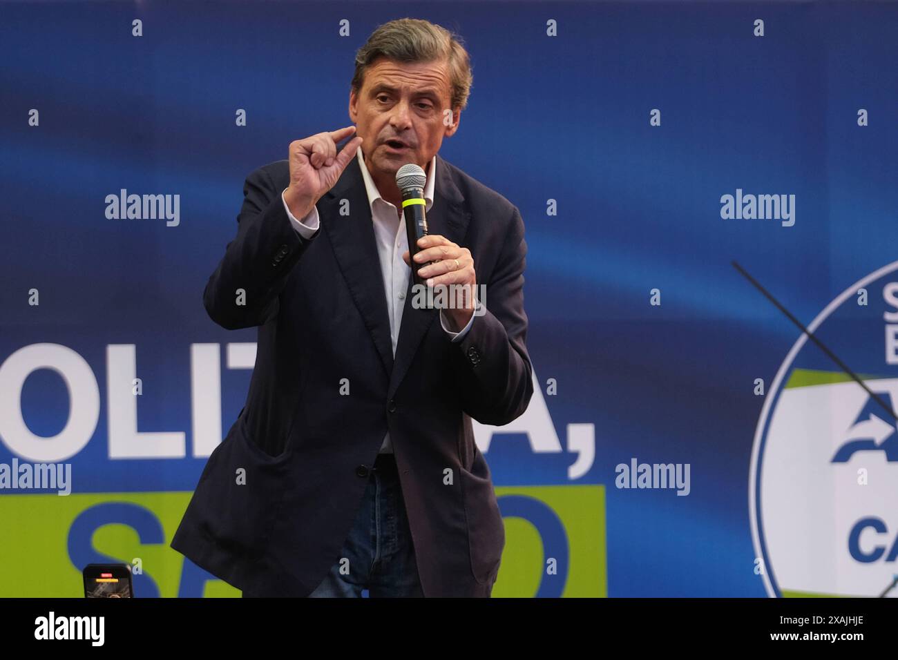 News - Carlo Calenda, chiude la campagna elettorale europea 2024 a Napoli Carlo Calenda leader del partito politico italiano azione chiude la campagna elettorale europea 2024 a Napoli Napoli Italia Copyright: XAntonioxBalascox/xLiveMediax LPN 1386820 Foto Stock