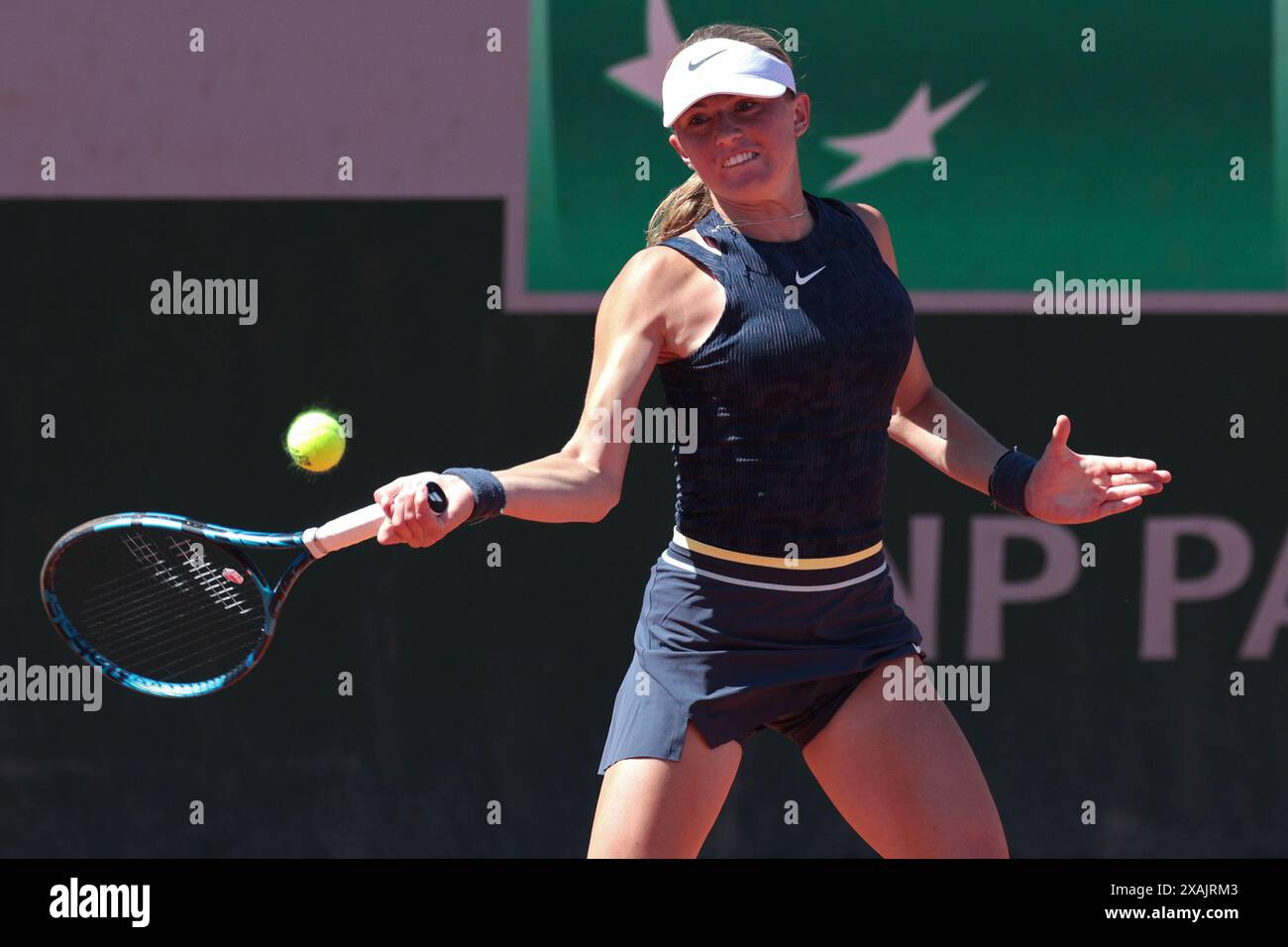 Roland Garros, Parigi, Francia. 7 giugno 2024. Torneo di tennis Open di Francia 2024, giorno 13; Kristina Penickova (USA) in gioco contro Laura Samson (CZE) donne junior single Credit: Action Plus Sports/Alamy Live News Foto Stock