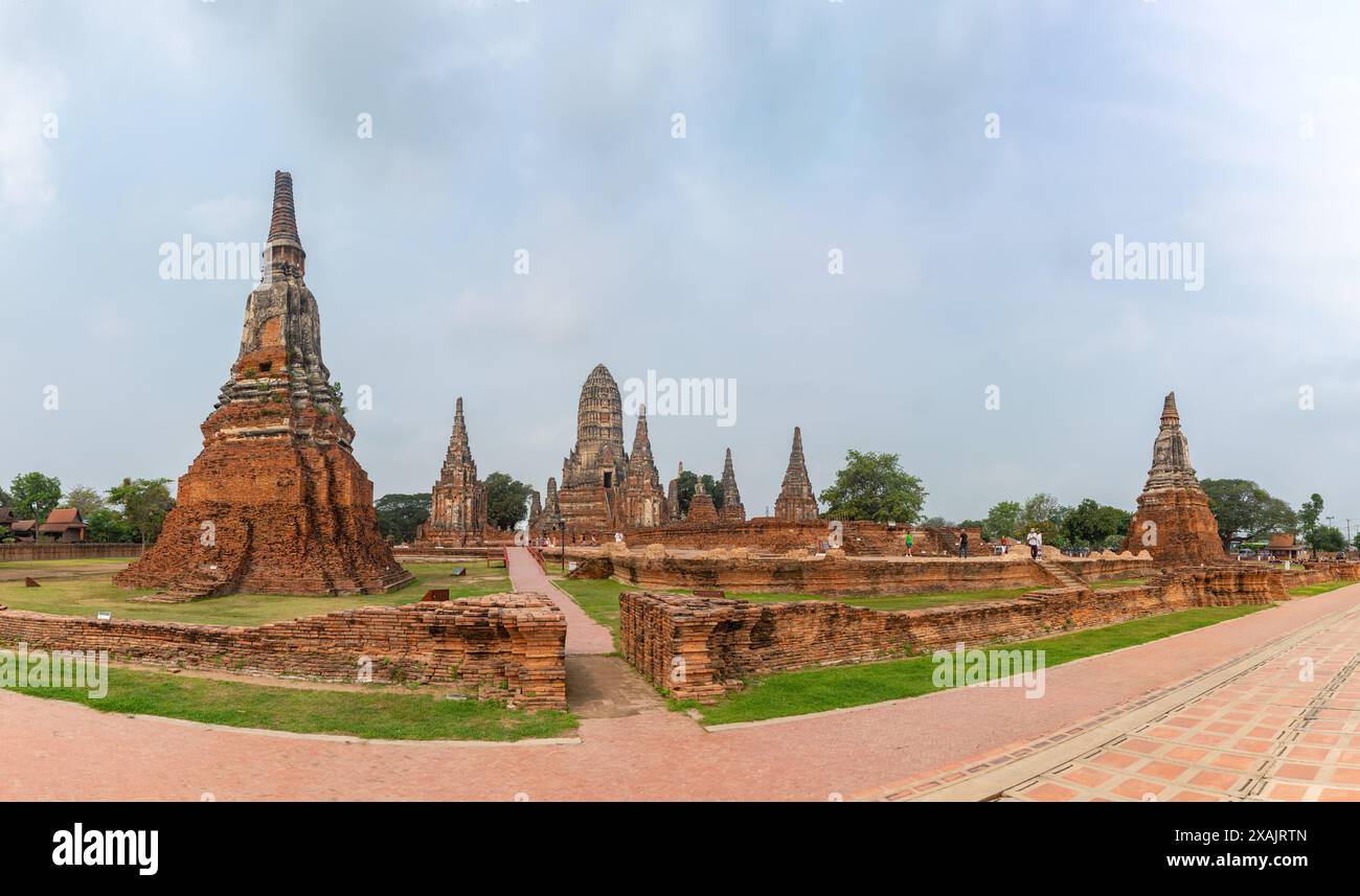 Un'immagine della struttura centrale del Tempio Wat Chaiwatthanaram. Foto Stock