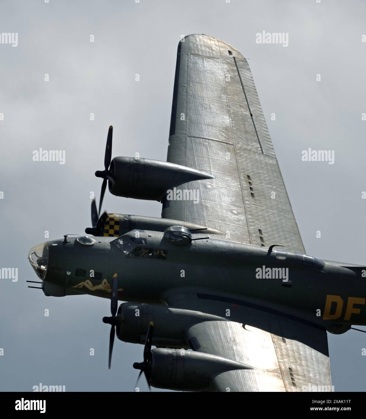 Il Boeing B-17 Flying Fortress è un bombardiere pesante quadrimotore statunitense sviluppato negli anni '1930 per l'United States Army Air Corps Foto Stock