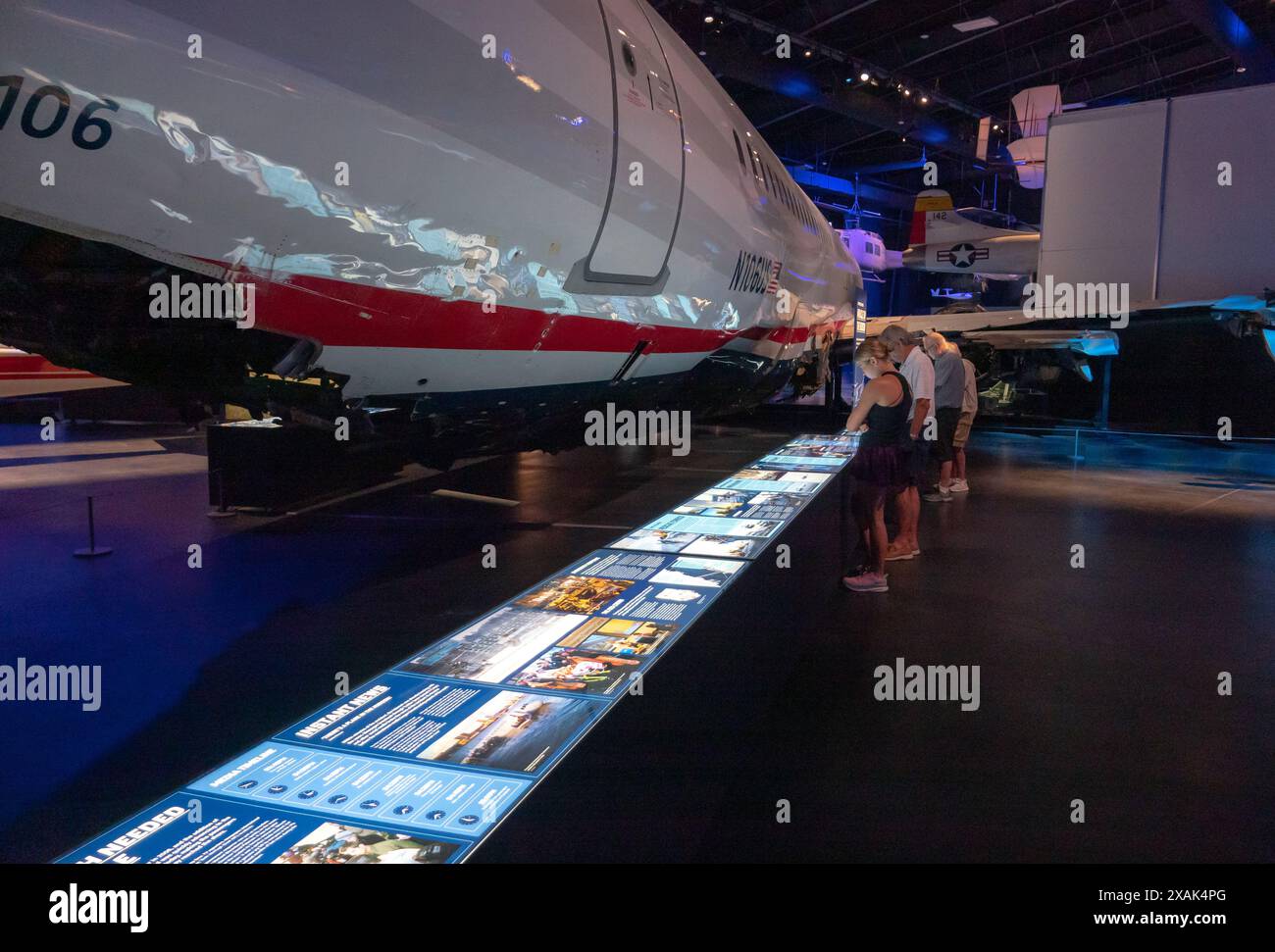 Una mostra che spiega il "miracolo sull'Hudson" aereo commerciale al Sullenberger Aviation Museum di Charlotte, Carolina del Nord. Foto Stock