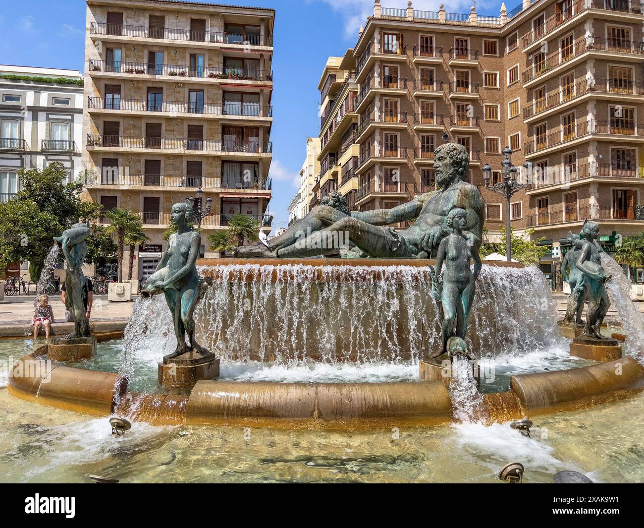Europa, Spagna, Provincia di Valencia, Valencia, Ciutat Vella, Fontana del Turia in Plaza de la Virgen Foto Stock