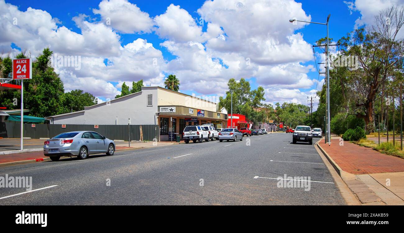 Aziende lungo Todd Street nel centro di Alice Springs, Northern Territory, Australia centrale Foto Stock