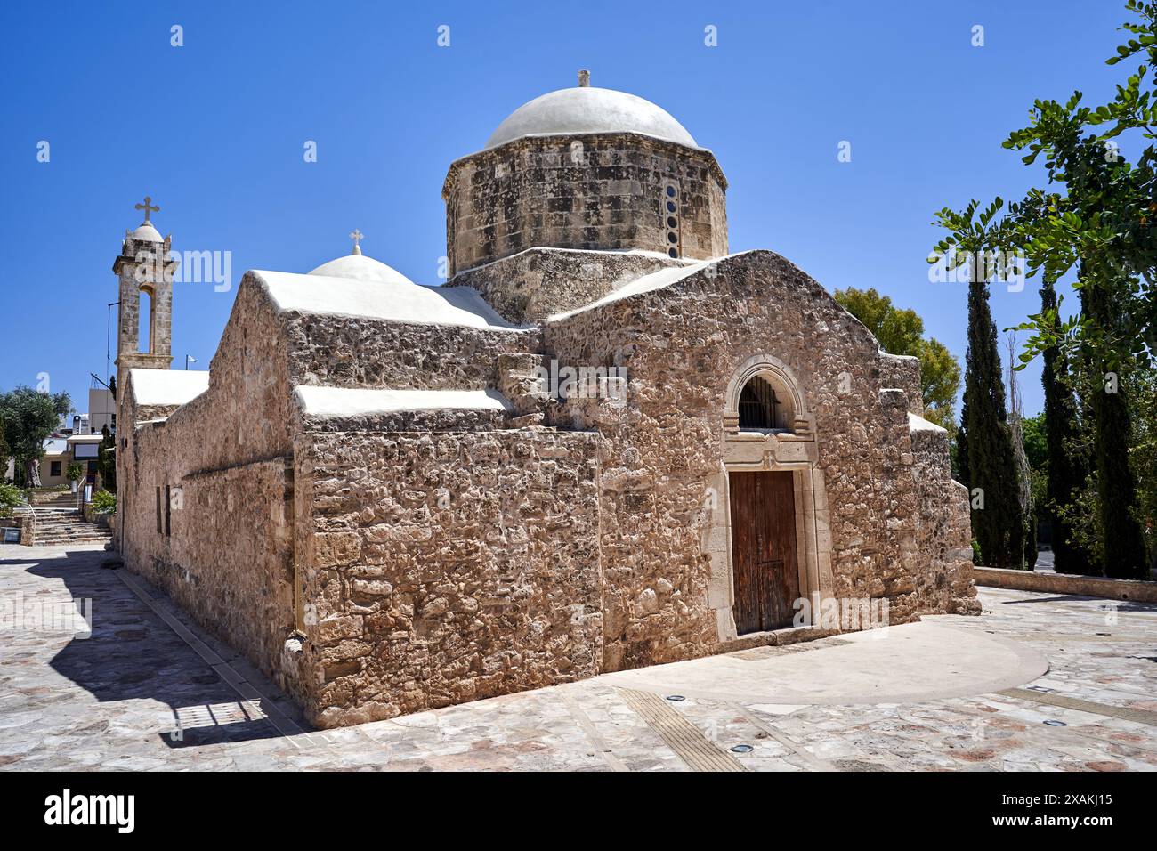 Una chiesa medievale in pietra convertita in moschea a Paphos, Repubblica di Cipro Foto Stock