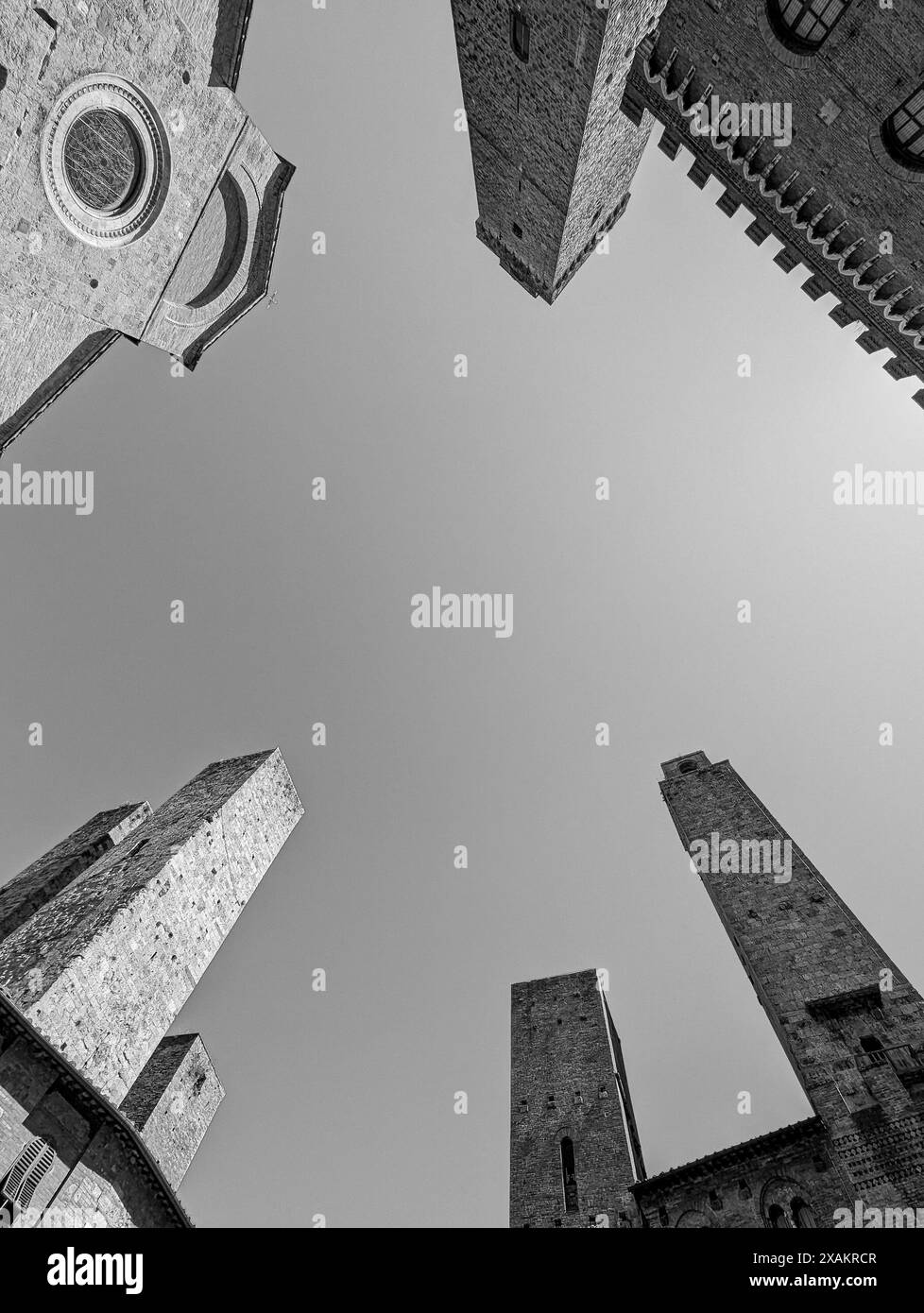 Vista panoramica dal cielo in Piazza del Duomo a San Gimignano, Italia Foto Stock