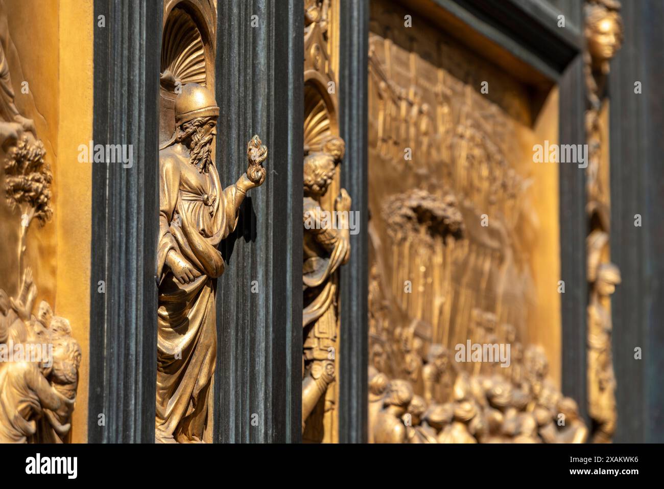 Porta del Paradiso presso il battistero della cattedrale di Santa Maria del Fiore a Firenze, Italia Foto Stock