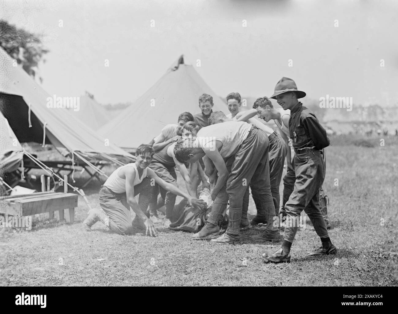 Boy Scouts - Gettysburg, 1913. Mostra Boy Scouts alla riunione di Gettysburg (la grande riunione) del luglio 1913, che commemorò il 50° anniversario della battaglia di Gettysburg. Foto Stock