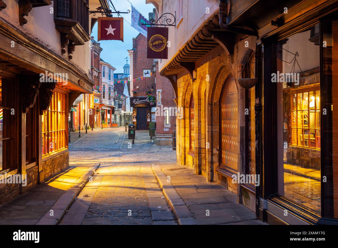 Alba su Mercery Lane nel centro di Canterbury, Inghilterra. Foto Stock