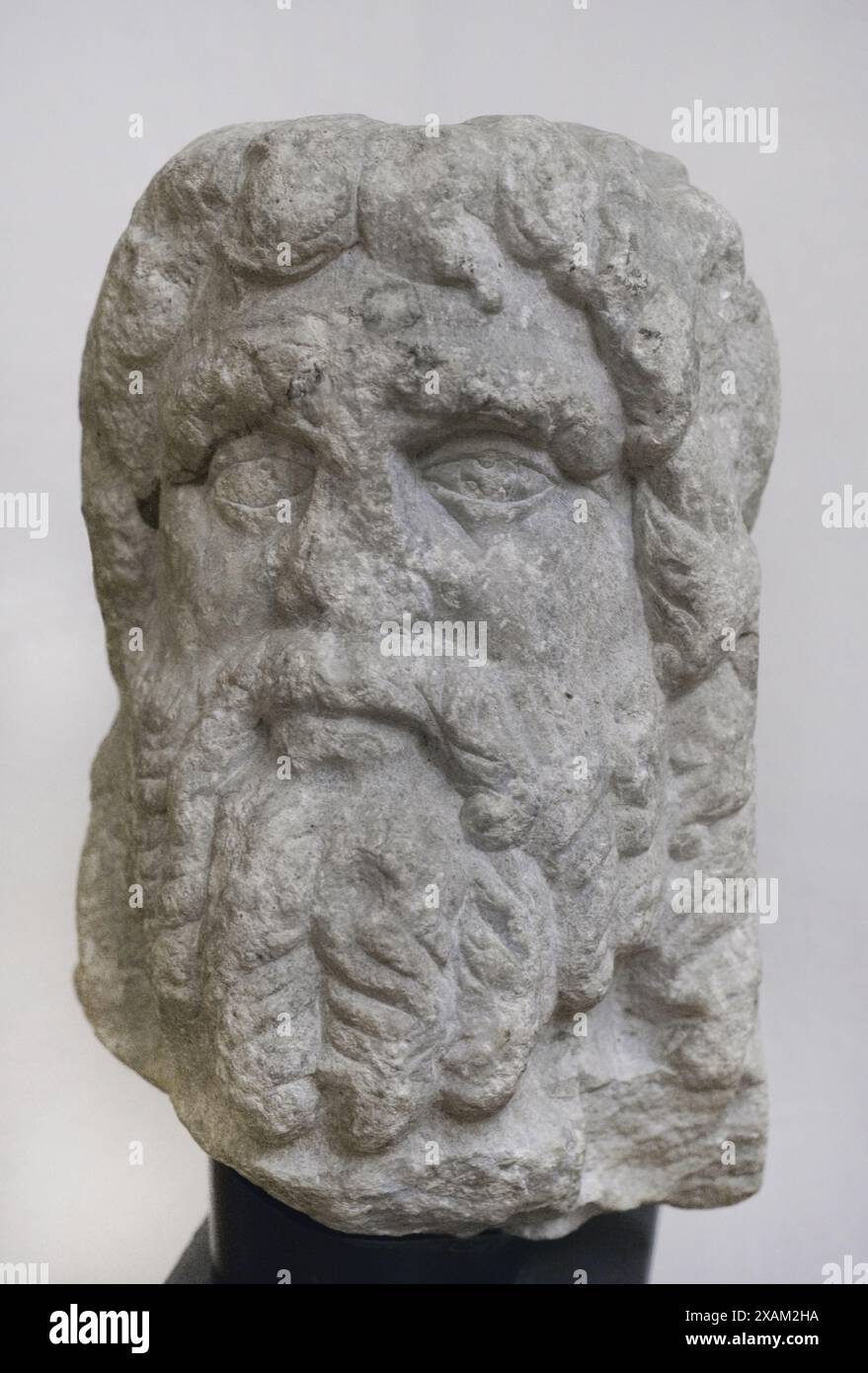 Zeus. Testa di una statua di marmo. Seconda metà del II secolo d.C. Da Gigen (Ulpia Oescus), regione di Pleven, Bulgaria. Museo Archeologico Nazionale. Sofia. Bulgaria. Foto Stock