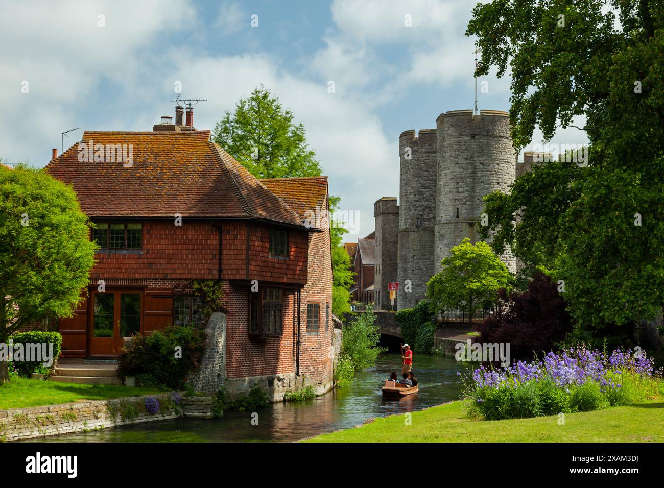 Mattinata di primavera ai Westgate Gardens di Canterbury, Kent, Inghilterra. Foto Stock