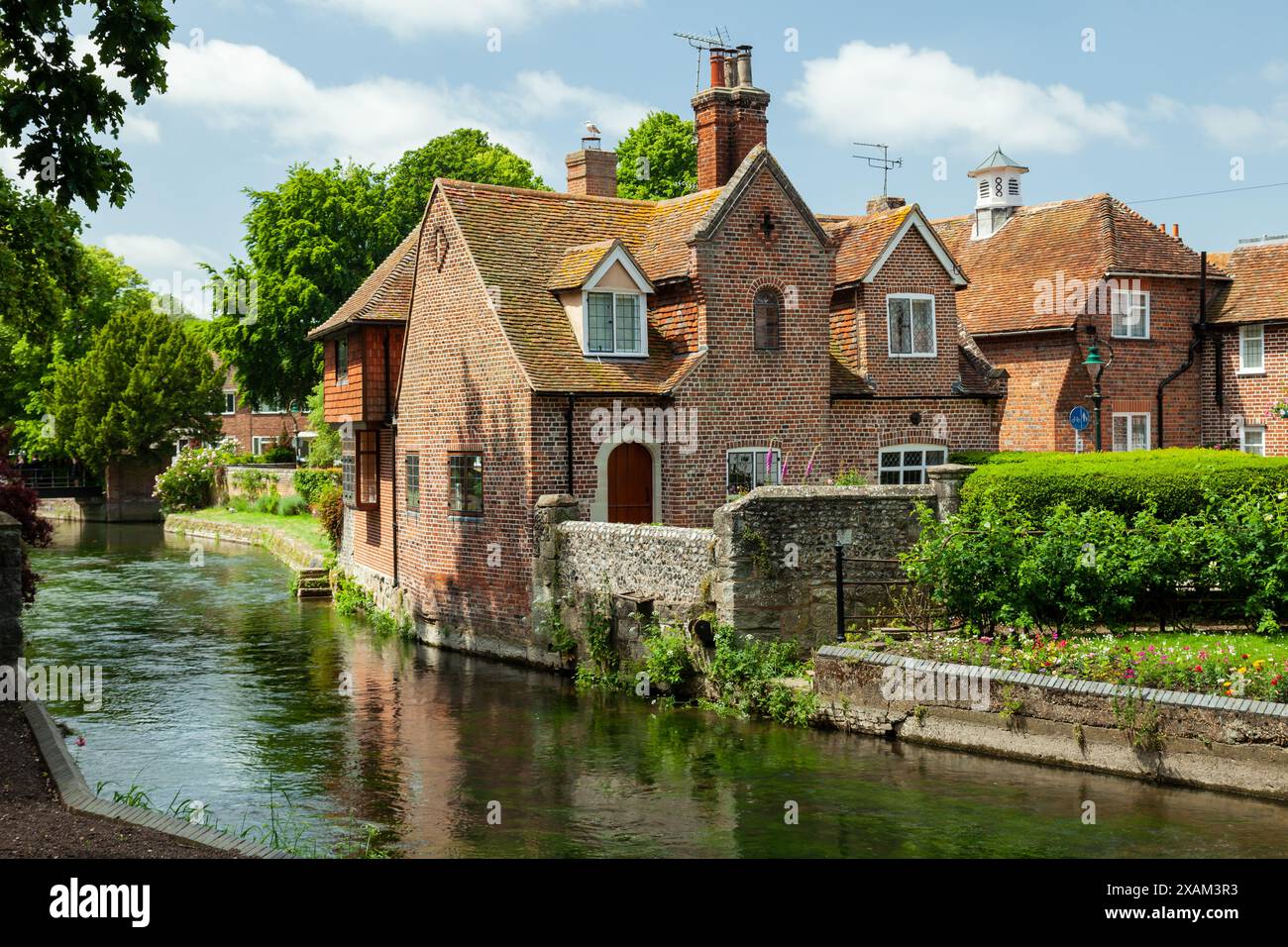 Giornata primaverile sul fiume Great Stour a Canterbury, Kent, Inghilterra. Foto Stock