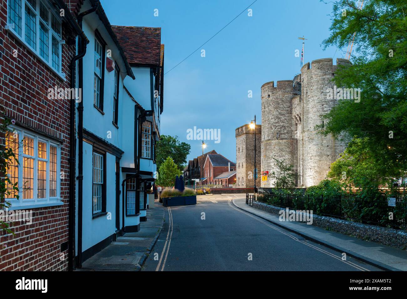 Serata alle Westgate Towers di Canterbury, Inghilterra. Foto Stock