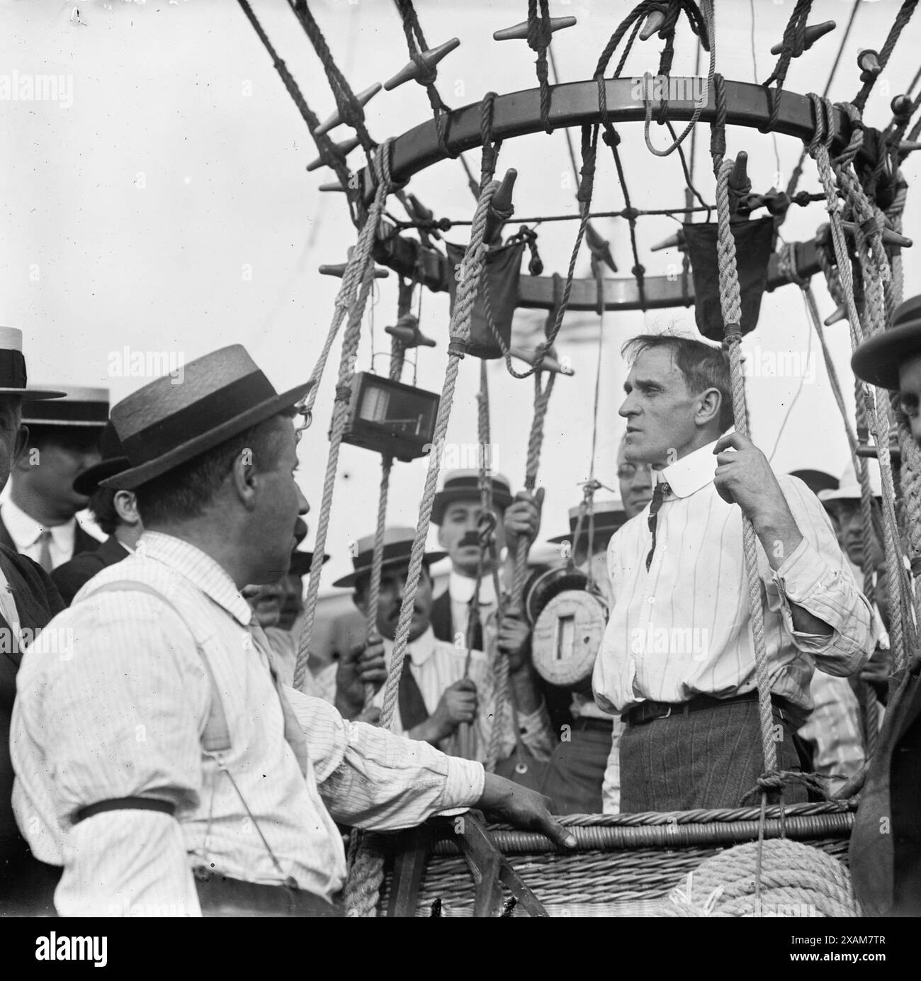 L. Stevens, 1911. Mostra il pilota professionista di palloncini e dirigibili e il stunt man Albert Leo Stevens (1873-1944). Foto Stock