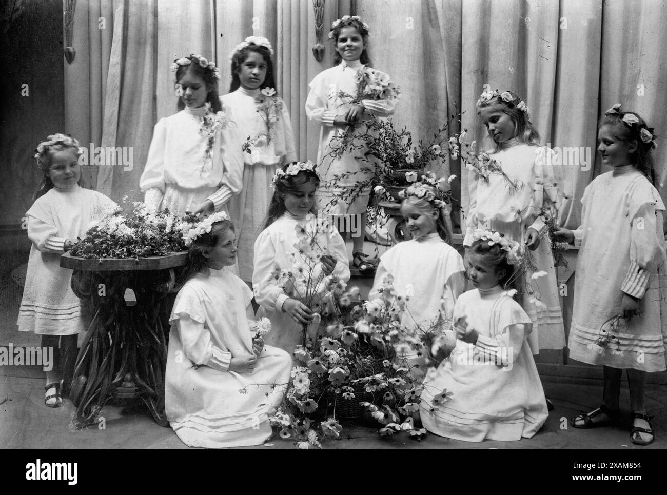 Bambini presso la Raja Yoga Academy, Point Loma, tra il c1910 e il c1915. Mostra i bambini alla Raja Yoga Academy di San Diego, California. Foto Stock