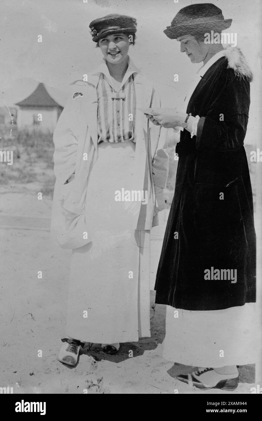 Signora Walter Lewisohn, Viola Kraus, tra il c1910 e il c1915. Mostra Selma Kraus Lewisohn, moglie del broker Walter Pickett Lewisohn (1880-1938). Foto Stock